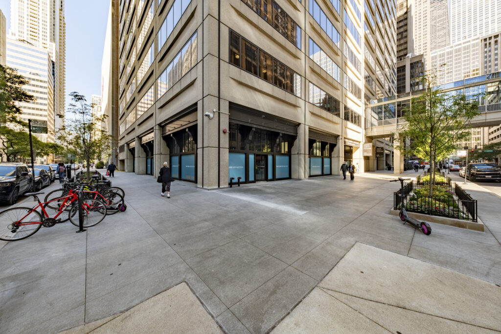 Northwestern Memorial Hospital Arkes Pavilion Plaza